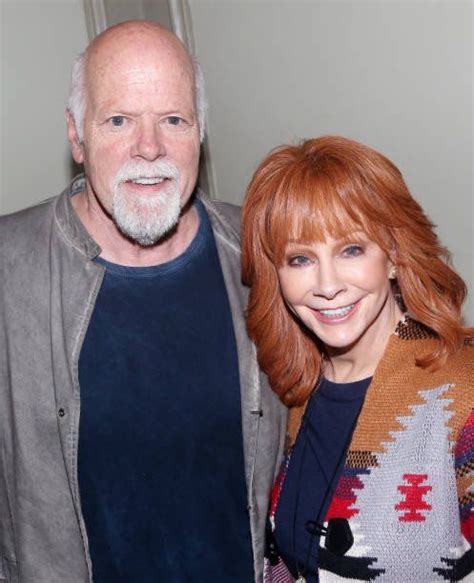 Rex Linn & Reba McEntire ( The Tots ) | Reba mcentire, Hair dos ...