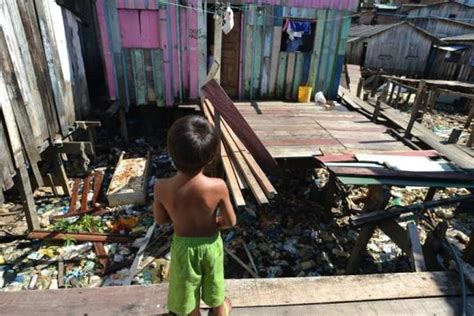 Seis em cada dez crianças no Brasil vivem na pobreza diz Unicef