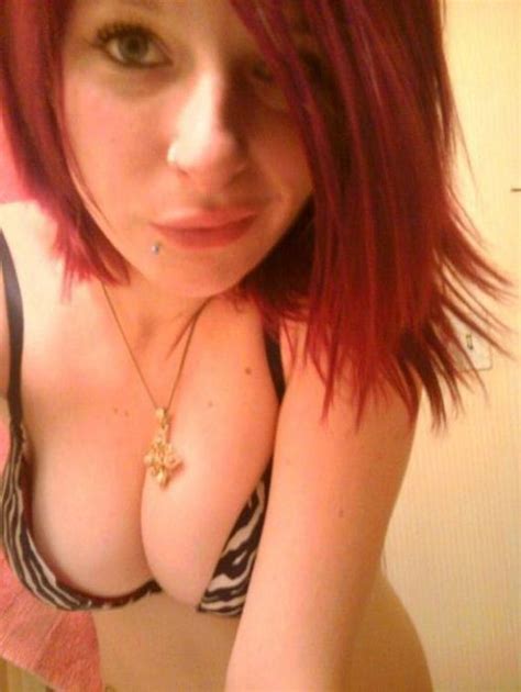 Redhead Selfie Porn Pic
