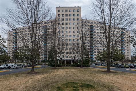 Sold Spacious Condo In Convenient Rockville Location