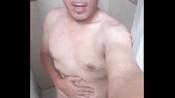 Desnudo en el baño XVIDEOS