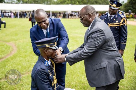 AFA remise dépaulettes à 145 Sous Lieutenants YECLO