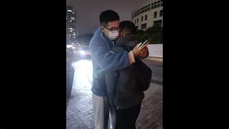 BL TikTok BL Cute gay couple 每次去上班前都會捨不得家中可愛的犬系M男老朱抱抱是不可缺少的 同志 夫夫 GAY LGBT gaycouple