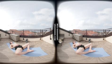 Fresh Behind The Scenes On Vacation At The Beach House Showering Getting Ready For Day Vr Porn