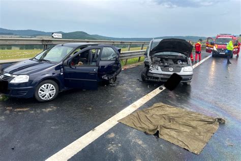 Accident Pe Autostrad Trei Autoturisme Sunt Implicate