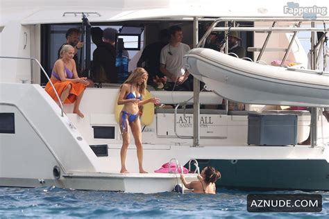 Erika Jayne Sexy Seen With Kyle Richards And Dorit Kemsley Showing Off Her Hot Bikini Body At