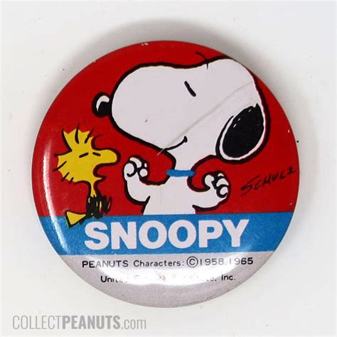 Peanuts And Snoopy Pinback Buttons