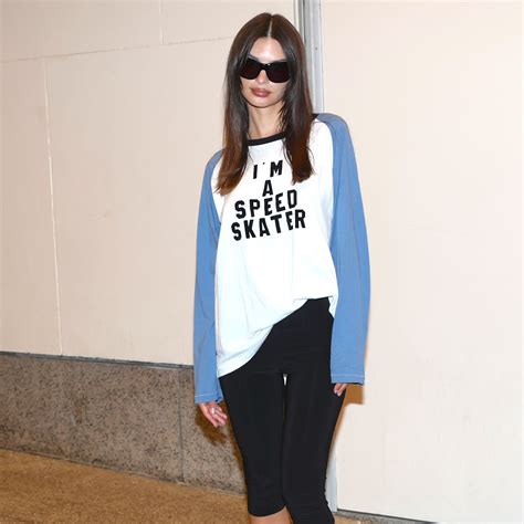 À ans Brad Pitt confirme son statut de sex symbol en smoking Vogue France