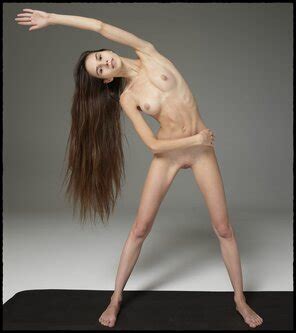 Solo Posing Showing The Good Stuff 11662732 Leona Naked Fitness Girl 13 14000px Porn Pic