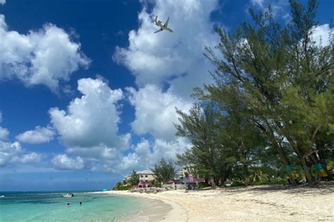 6 BEST Nassau Public Beaches Near the Cruise Port - Day Trip Tips