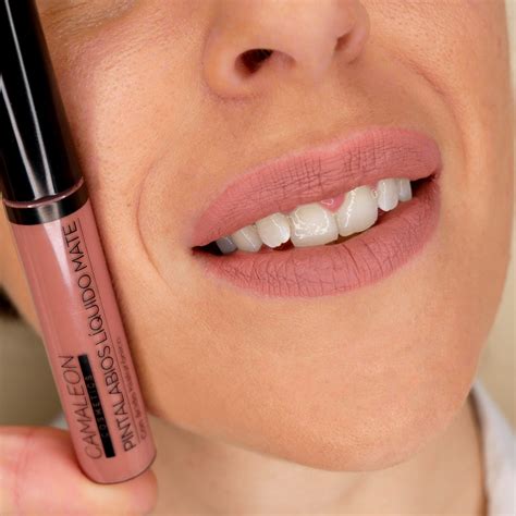 Labial líquido mate nude beige Camaleon Cosmetics