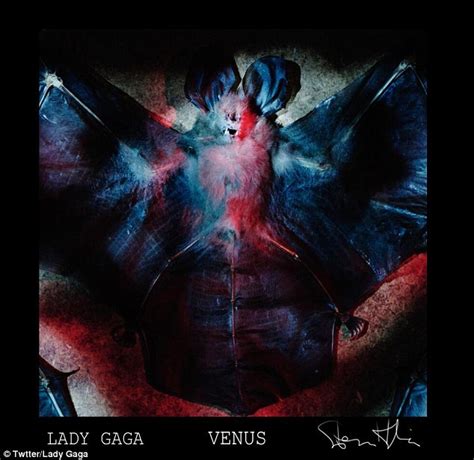 Lady Gaga Strips Down Completely Nude As She Takes Inspiration From Botticelli S Birth Of Venus