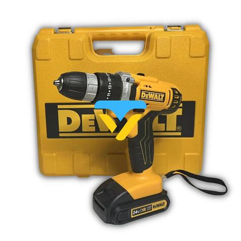 Купити Ударний шуруповерт з великим набором інструментів DeWALT DCD 791 ...