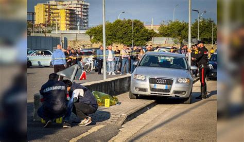 Tragedia Nel Napoletano Madre Investe La Figlia Di Anni Che Muore