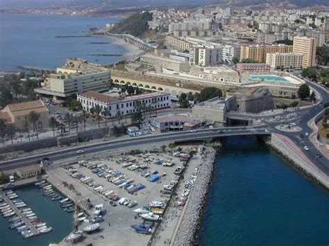 C E U T A Ceuta è una città autonoma spagnola situata nel Nord Africa