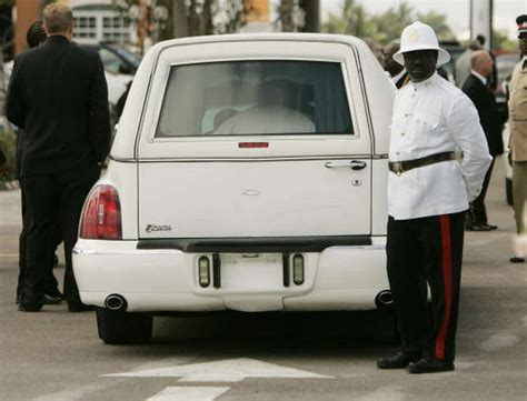 THE FUNERAL OF ANNA NICOLE SMITH - Houston Chronicle