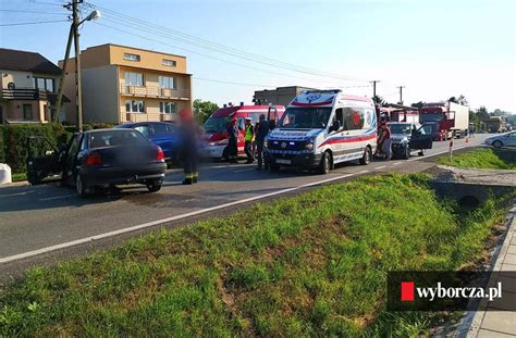 Wypadek W Nowym Brzesku Jedna Osoba Nie Yje Droga Ca Kowicie Zablokowana