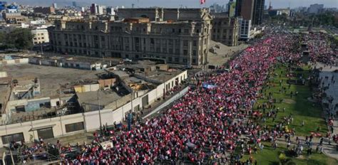 Per Realiz Multitudinaria Marcha Contra Pedro Castillo Notizulia