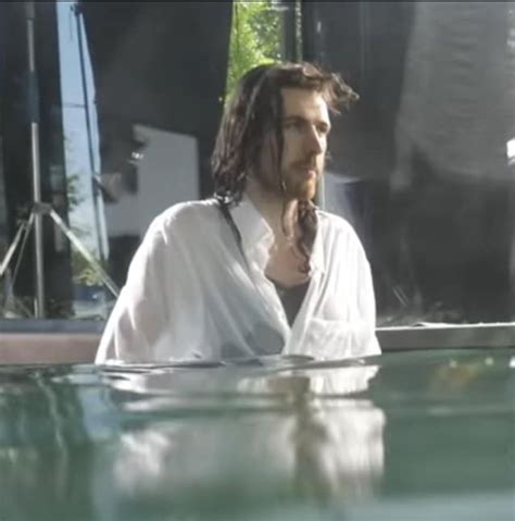 Pin By Lisa Day On Hozier Hozier Beautiful Men Hot Irish Men