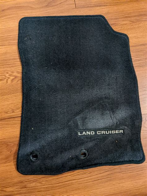 SOLD - PA-Phila: 200-series -- Black carpet floor mats | IH8MUD Forum