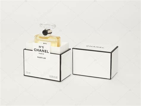 5 Chanel Perfume Bottle Paris France Stock Editorial Photo © Igor