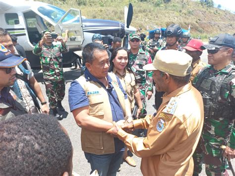 Bnpb Berikan Bantuan Penanganan Darurat Bencana Di Kabupaten Intan Jaya