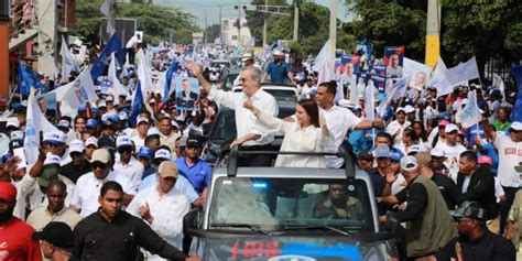 Abinader Encabeza Caravana En Barahona Junto A Sus Candidatos