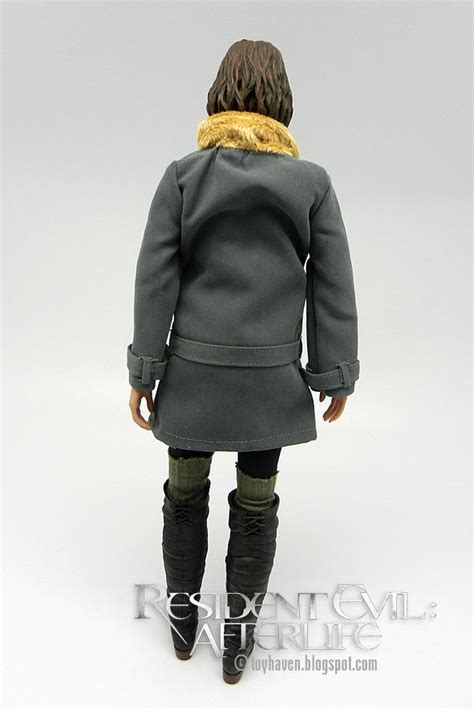 Toyhaven Review Iv Hot Toys Resident Evil Afterlife Alice With Jacket