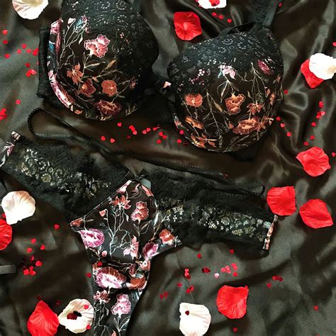 Flirty Floral Hunkemöller Valentines Lingerie Laura Thornberry Lifestyle Blogger London Based