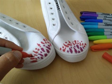 Decorating Canvas Shoes With Sharpies And Alcohol Paris En Rose Chaussures Décorées