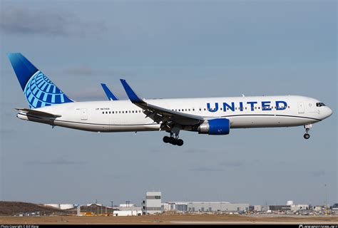 N674ua United Airlines Boeing 767 322erwl Photo By Bill Wang Id