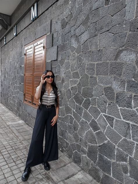 Nude And Black Outfit Nude Outfits Nude Outfits Ideas Black And Nude Outfits Instagram Pose