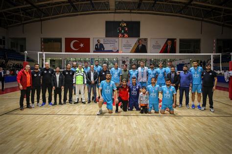 Vali Çelik Voleybol 1 Lig Müsabakasını İzledi