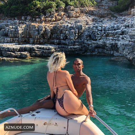 Caroline Vreeland Nude Covered And Sexy Photos From Instagram April 2020 AZNude