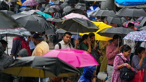 Weather Update বৃষ্টির ঘাটতি মিটবে কি কলকাতা সহ দক্ষিণবঙ্গে আজকের