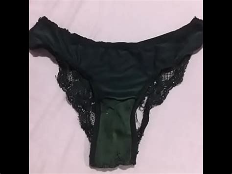 Cheirando A Calcinha Usada Da Prima D E Tocando Uma XVIDEOS