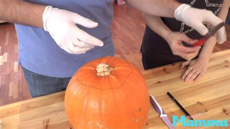 Come Decorare La Zucca Di Halloween Youtube