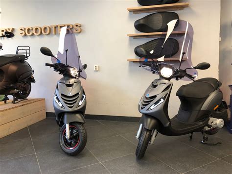 Piaggio Zip Sp Iget 4t 3v Euro 5 Grigio Titanio Perry Scooters Haarlem