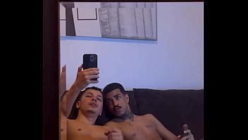 Dos Pollas En El Espejo XVIDEOS