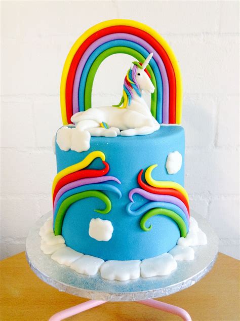 Rainbow cake / Unicorn cake | Cake, Unicorn cake, Rainbow cake