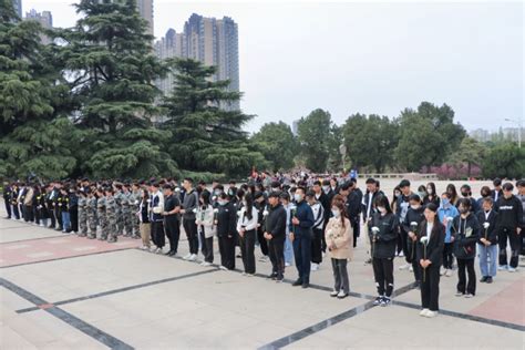 我校开展“学习二十大 永远跟党走 奋进新征程” 清明祭英烈主题团日活动