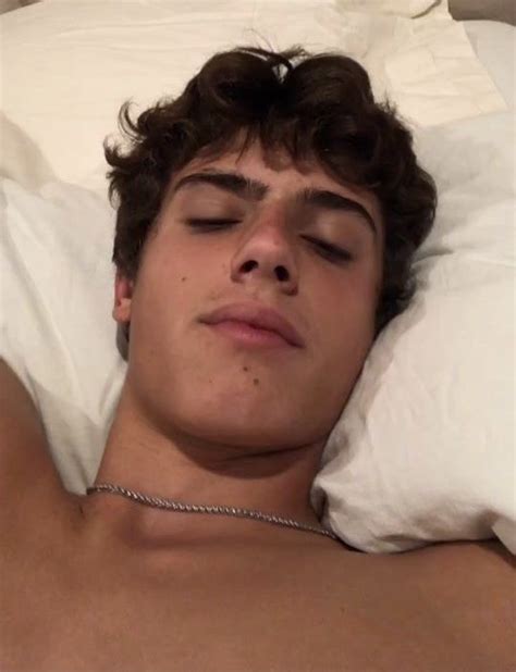 Mode Masculine Cute White Guys Cute Guys Cute Men Brown Hair Brown Eyes Guy Tan Brunette