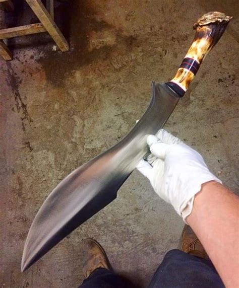 Pin by sho on knife | Knife, Blacksmithing knives, Dagger knife