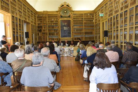 Escritor LuÍs Carmelo Homenageado Na Feira Do Livro De Évora Portal