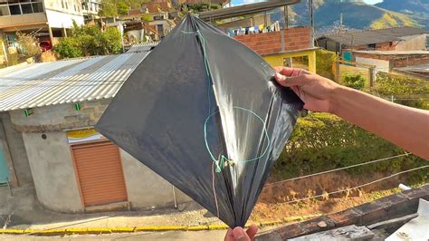 Soltando Pipa Da Laje Por Cima Do Morro Com O Menor Do Relo Anão E