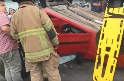 Miraflores Dos Heridos Deja Violento Choque De Autos En La Av Petit