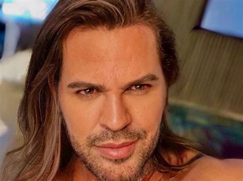 Eduardo Costa Se Declara Como Semi Gay