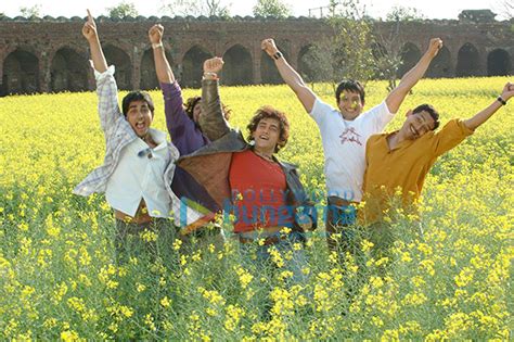 rang-de-basanti-40 | Rang De Basanti 2006 Movie Stills - Bollywood Hungama