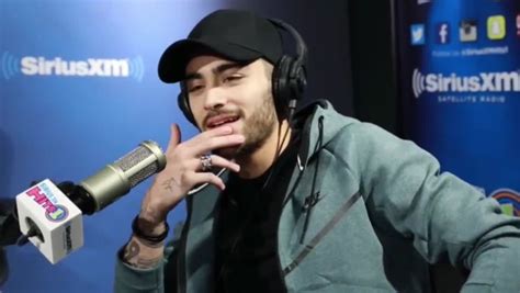 Gigi Hadid Gets Naked With Zayn Malik In Sizzling Nude Selfie Days After Engagement Rumours