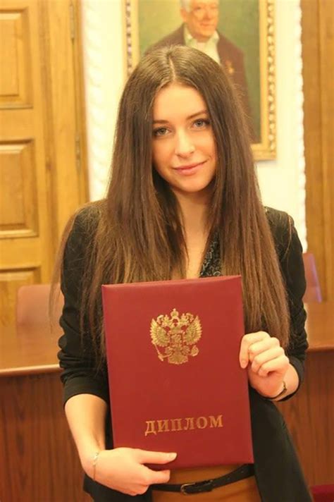 Ангелина Дорошенкова: из МГИМО во взрослое кино!: gadinagod — LiveJournal
